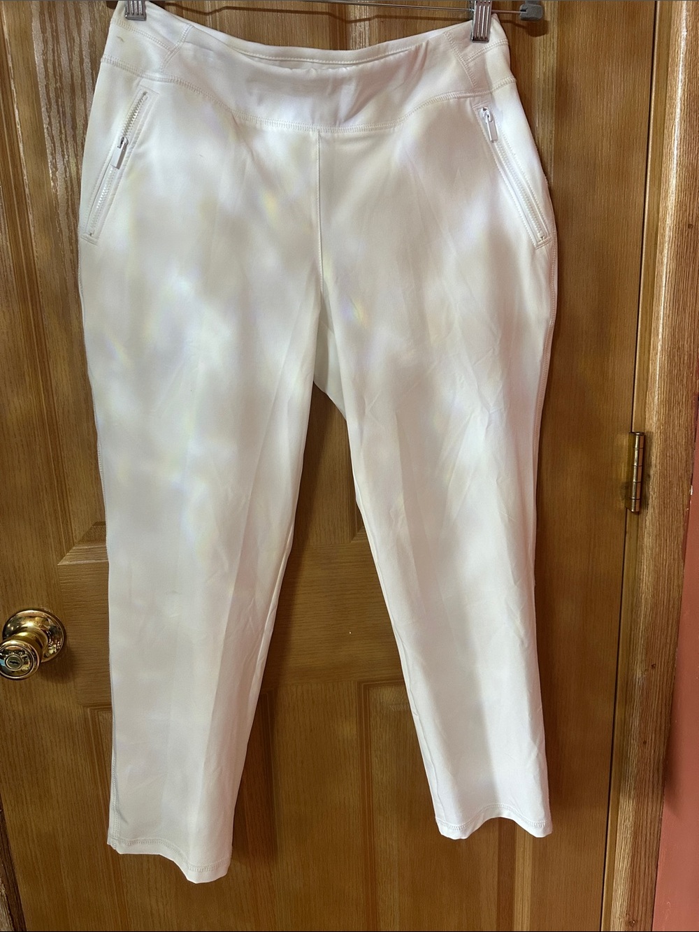 Chico's White Pull-On Ankle Zip-Pocket Pants